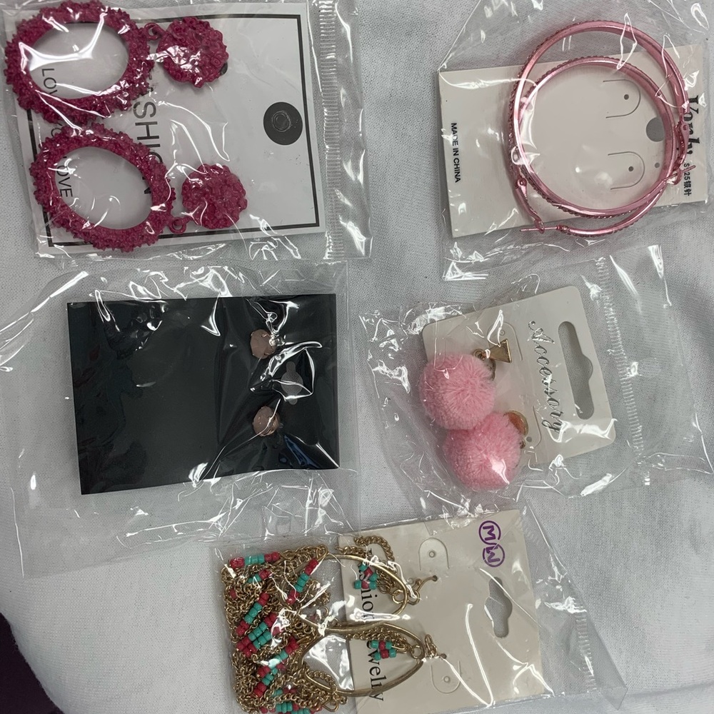 5 pairs of pink fashion earrings